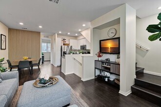 7221 Cedar Rd in Los Angeles, CA - Building Photo - Building Photo