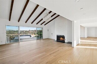 1958 Galaxy Dr in Newport Beach, CA - Building Photo