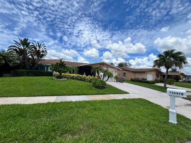 13297 Vía Vulcanus in Delray Beach, FL - Foto de edificio - Building Photo