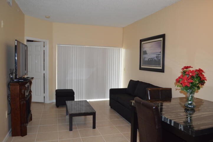 2100 Greenview Shores Blvd-Unit -515 in Wellington, FL - Building Photo
