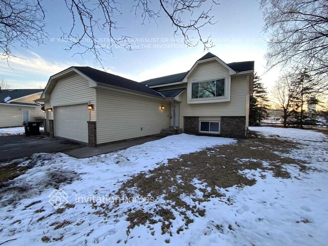 8357 116th Way N in Champlin, MN - Building Photo - Building Photo