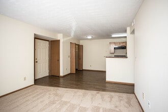 Lehman Village in Canal Winchester, OH - Foto de edificio - Interior Photo