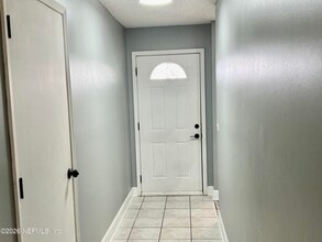 8778 Buzz Ct in Jacksonville, FL - Building Photo - Building Photo