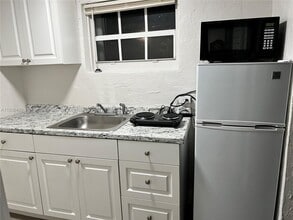 120 SW 68th Ave in Miami, FL - Building Photo - Building Photo