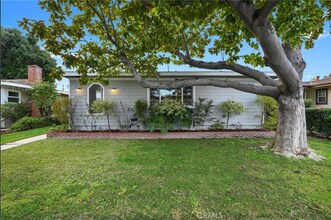 2809 Hackett Ave in Long Beach, CA - Building Photo - Building Photo