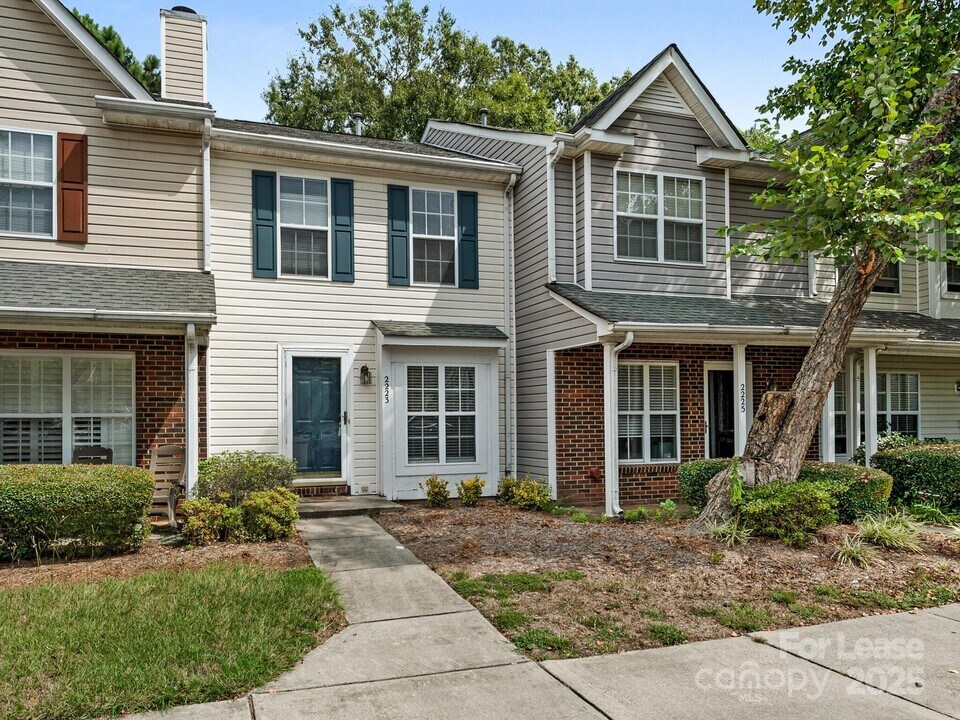 2223 Cigar Ct in Charlotte, NC - Building Photo