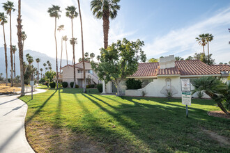 500-505 S Farrell Dr in Palm Springs, CA - Building Photo - Building Photo