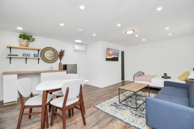 property at 5215 Palmer St