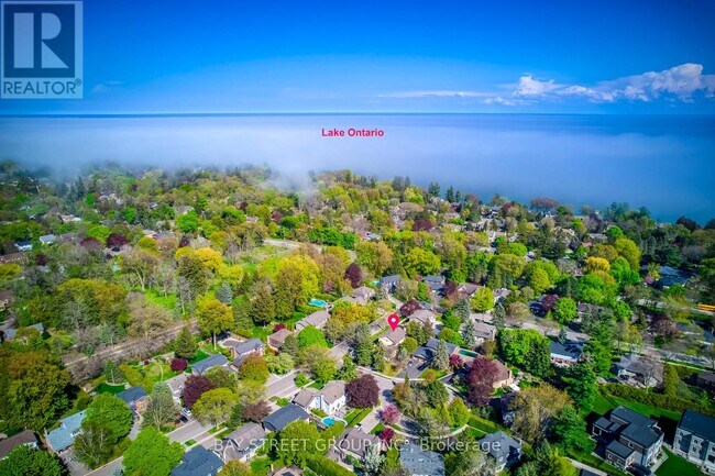 130 All Saints Crescent in Oakville, ON - Building Photo - Building Photo