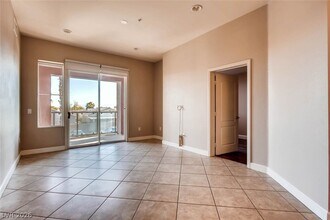 67 E Agate Ave in Las Vegas, NV - Foto de edificio - Building Photo