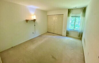 8113 Inverness Ridge Rd in Potomac, MD - Foto de edificio - Building Photo
