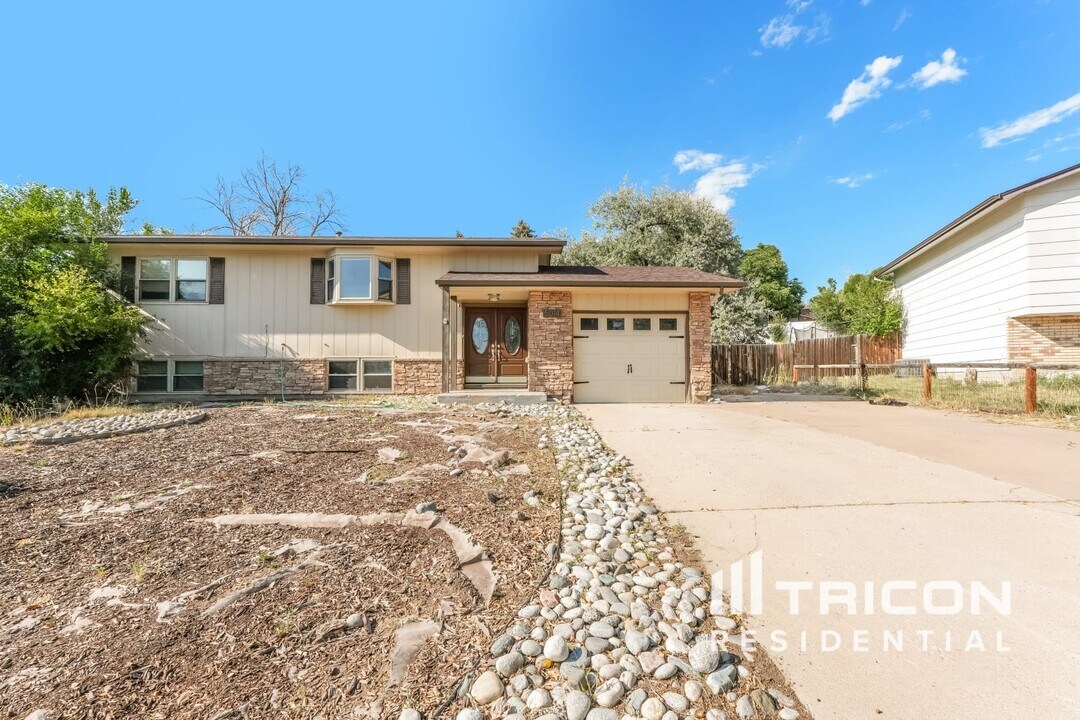 5014 Bradley Cir in Colorado Springs, CO - Building Photo