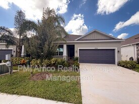 5814 Stockport St in Riverview, FL - Building Photo
