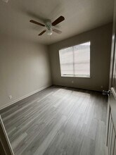 5917 Lucille Dr in Corpus Christi, TX - Foto de edificio - Building Photo