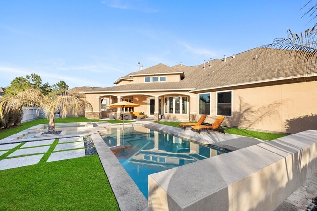 21603 Christopher Lake Ct