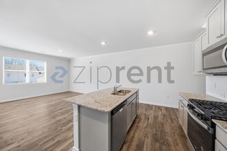 2363 Blue Monarch Dr in Buford, GA - Building Photo - Building Photo