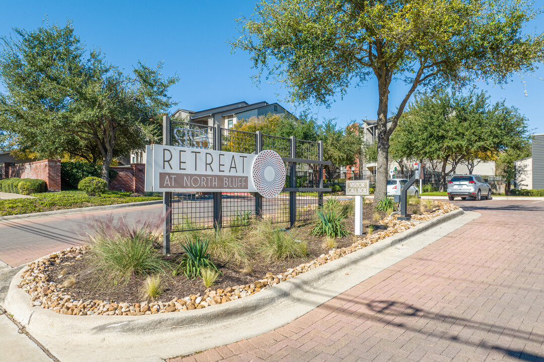 RETREAT AT NORTH BLUFF in Austin, TX - Building Photo