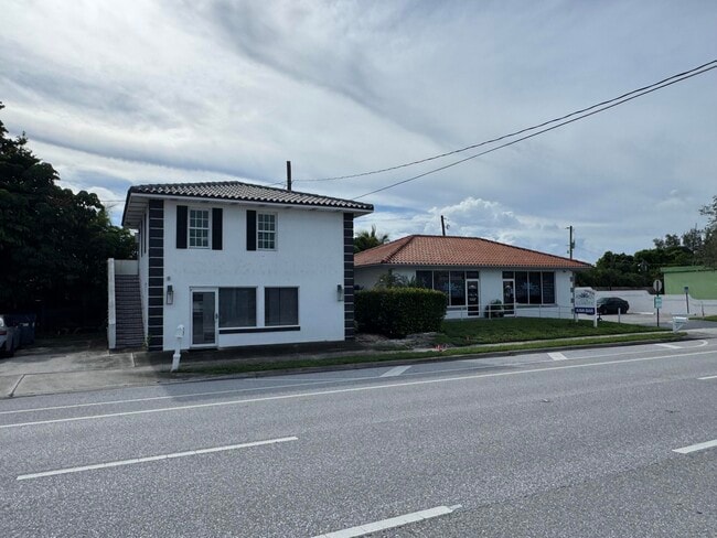 2745 N Federal Hwy in Delray Beach, FL - Building Photo - Building Photo
