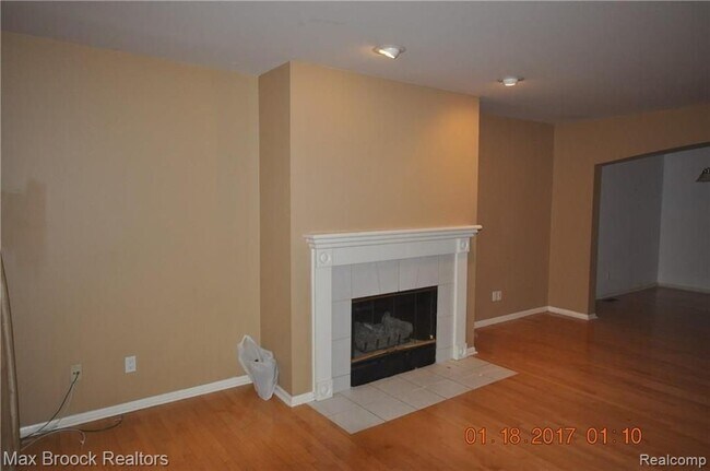 156 Tiffany Ln Pvt in Royal Oak, MI - Building Photo - Building Photo