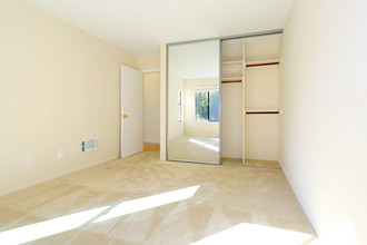 Strawberry Shores in Mill Valley, CA - Building Photo - Interior Photo