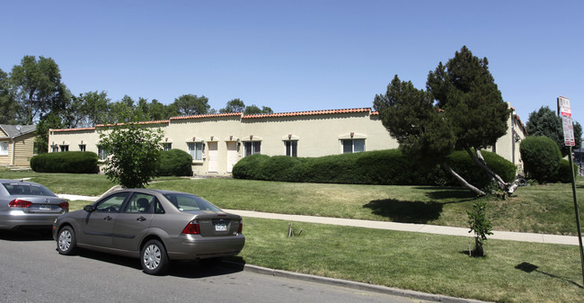 Townhomes at Mile High in Denver, CO - Building Photo - Building Photo