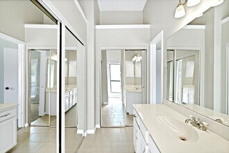 17490 Meandering Way in Dallas, TX - Building Photo - Building Photo