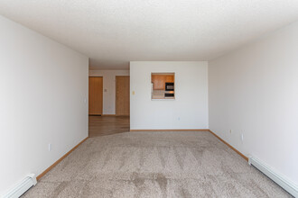 Greenbrier Apartments in Fargo, ND - Foto de edificio - Interior Photo