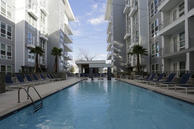 Azure Houston Apartments photo'