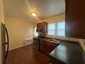 455 E Chester St, Unit Main in Long Beach, NY - Building Photo