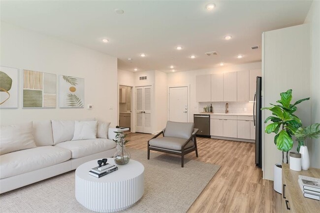 property at 4802 S Congress Ave