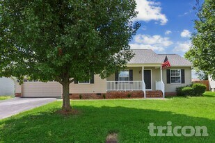 1621 Robert Rd in Columbia, TN - Building Photo