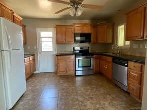 634 Aster St in Escondido, CA - Building Photo - Building Photo