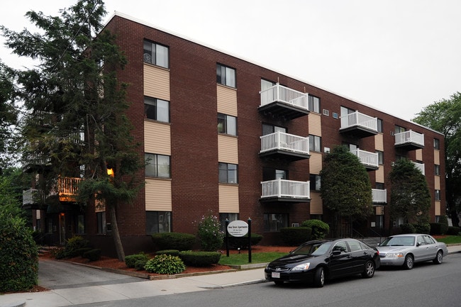 Avon Street Apartments in Malden, MA - Foto de edificio - Building Photo