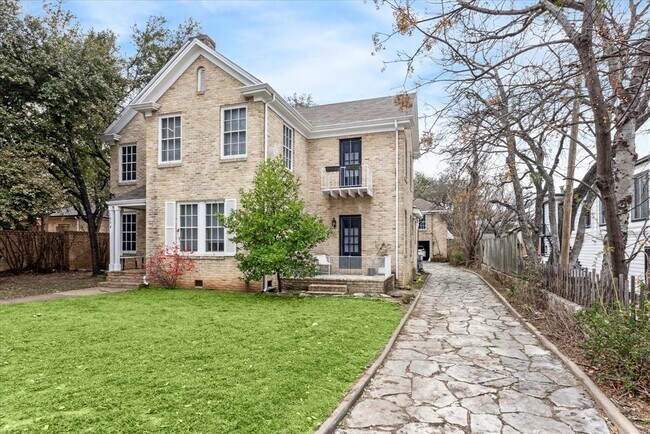 property at 1804 Pearl St