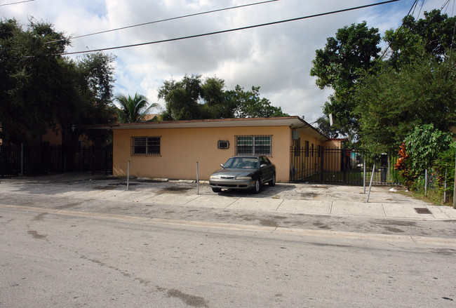 82nd Terrace Apartments in Miami, FL - Building Photo - Building Photo