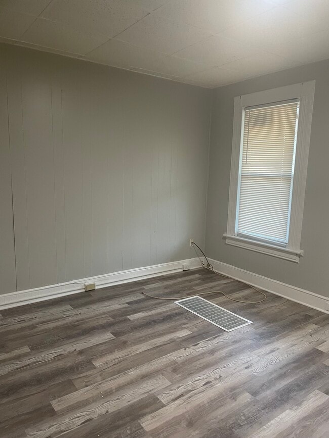21 Admiral St, Unit 1st floor in New Haven, CT - Building Photo - Building Photo