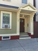 289 Chelsea St, Unit 1 in Boston, MA - Building Photo - Building Photo