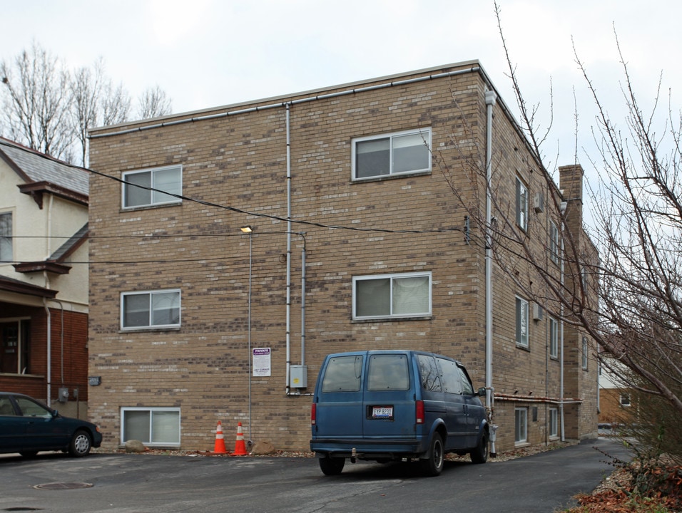 4913 Relleum Ave in Cincinnati, OH - Foto de edificio