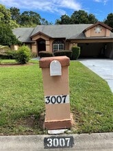 3007 Forest Club Dr in Plant City, FL - Building Photo - Building Photo