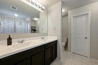 100 Comet Dr in Jarrell, TX - Building Photo - Building Photo