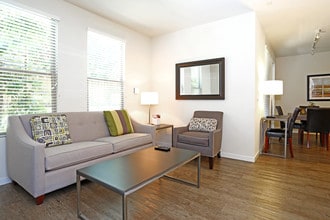 mResidences Redwood City in Redwood City, CA - Foto de edificio - Interior Photo