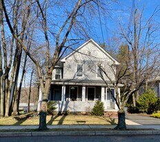 26 S Maple Ave, Unit 2 in Park Ridge, NJ - Building Photo