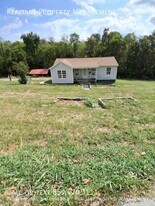 2770 Pollard Rd in Nicholasville, KY - Building Photo