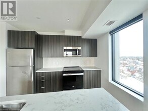 66 Weber St E in Kitchener, ON - Building Photo - Building Photo