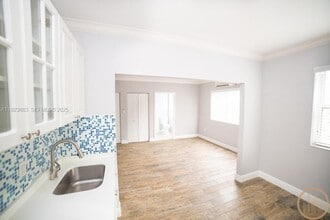 53 NE 49th St in Miami, FL - Building Photo - Building Photo