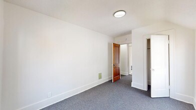 109 W Ely St in Alliance, OH - Building Photo - Building Photo