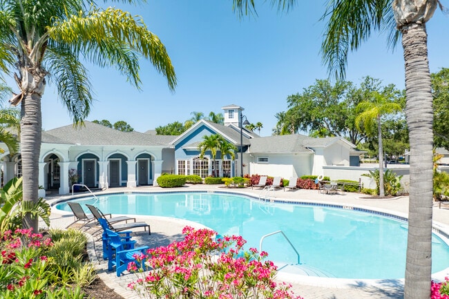 2211 Grand Isle Apartments
