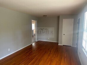 6408 Blue Ridge Cutoff in Raytown, MO - Building Photo - Building Photo