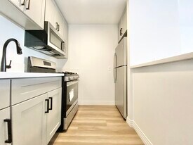 1240 Bronson Ave in Los Angeles, CA - Building Photo