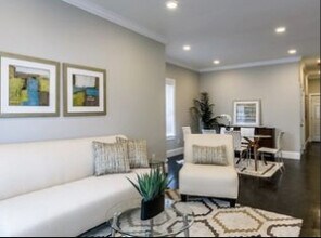 69 Day St, Unit #2 in Boston, MA - Foto de edificio - Building Photo